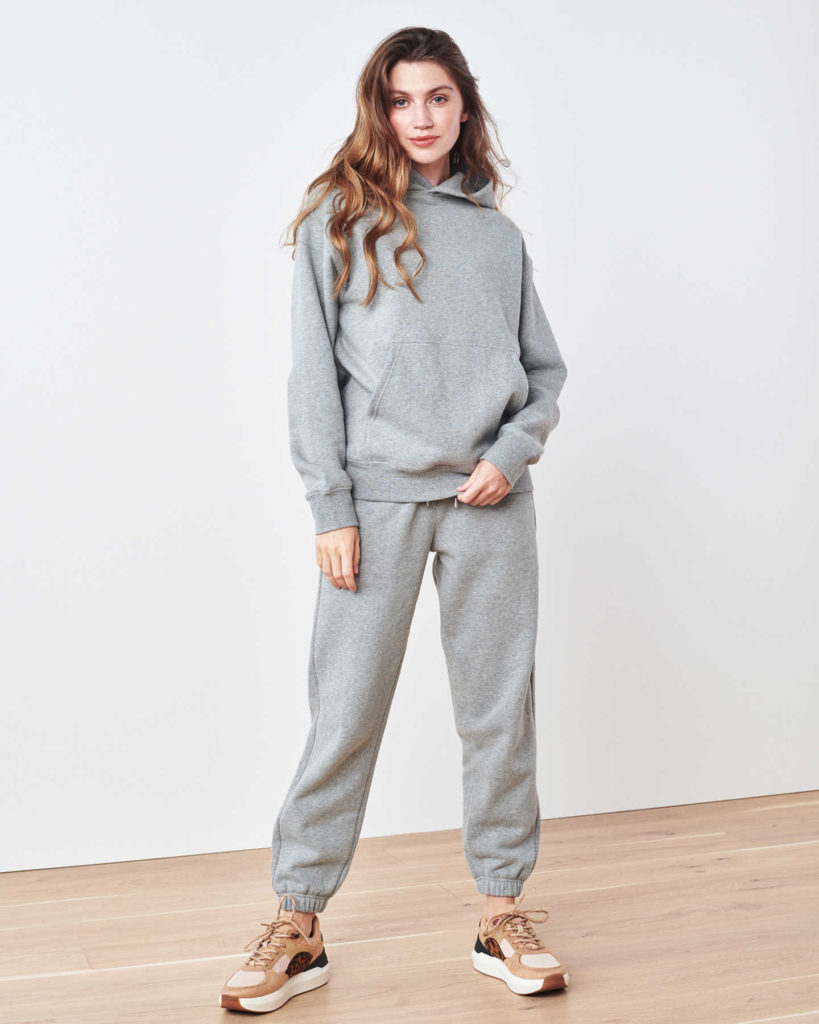 quince organic boyfriend sweatpants and hoodie
